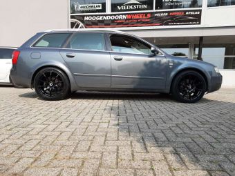 TOMASON VELGEN TN1 18 INCH IN BLACK GEMONTEERD ONDER EEN AUDI A4