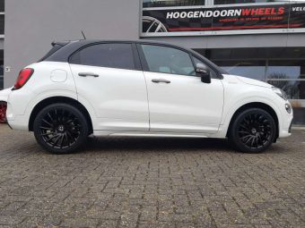 TOMASON VELGEN TN16 BLACK IN 18 INCH GEMONTEERD ONDER EEN FIAT 500X 