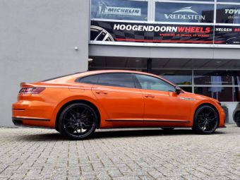 VEEMAN V-FS44 CARBON GRAPHITE IN 19 INCH GEMONTEERD ONDER EEN VOLKSWAGEN ARTEON