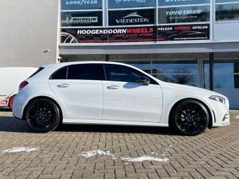 VEEMANN FLOW FORGED WHEELS V-FS44  IN 19 INCH GEMONTEERD ONDER EEN MERCEDES A KLASSE