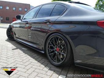 VORSTEINER VELGEN V-FF 107 CARBON GRAPHITE IN 20 INCH BREEDSET GEMONTEERD ONDER EEN BMW M 5 