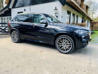 VORSTEINER WHEELS V FF 107 IN 22 INCH GEMONTEERD ONDER EEN BMW X5