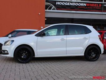 FOX RIVA DTM VELGEN GEMONTEERD IN 17 INCH ONDER EEN VW POLO 