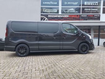 CMS VELGEN C22 IN 17 INCH BLACK  GEMONTEERD ONDER EEN FIAT TALENTO